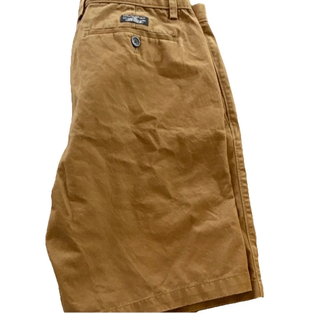 Banana Republic Men's Flat Front Shorts in Brown - Picture 5 of 5